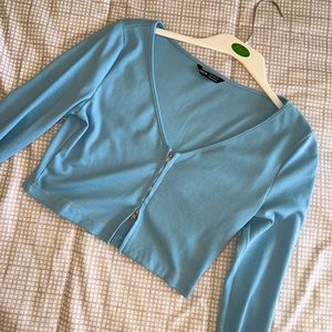 super cute cropped top:)